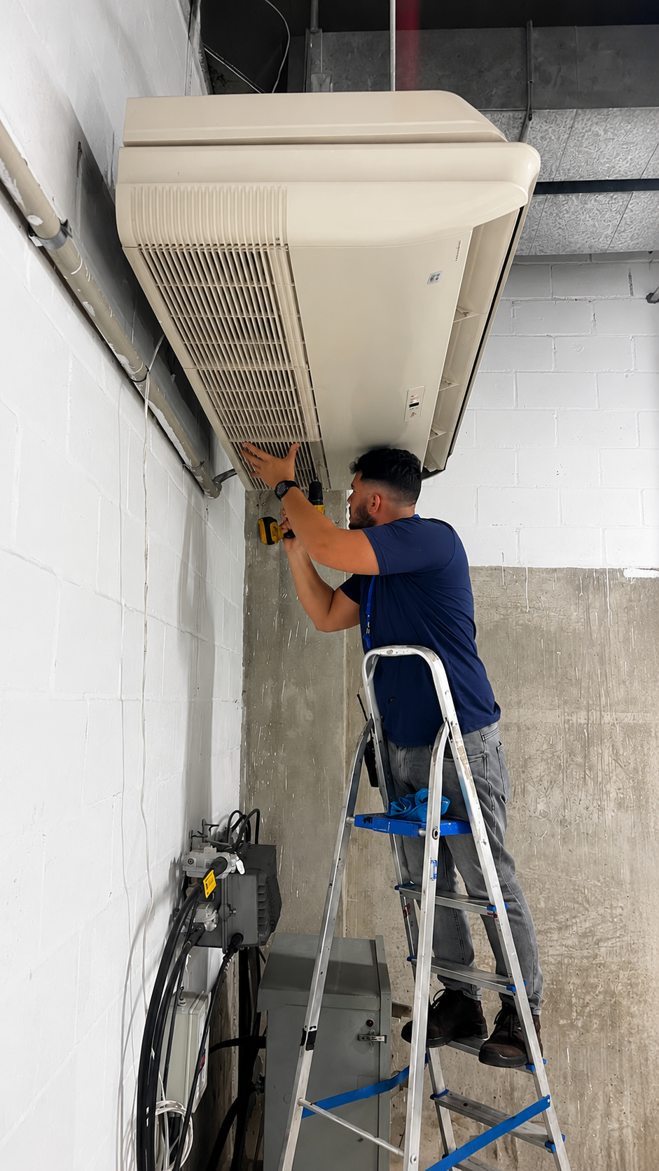 Fixação e Instalação de Evaporadora Comercial